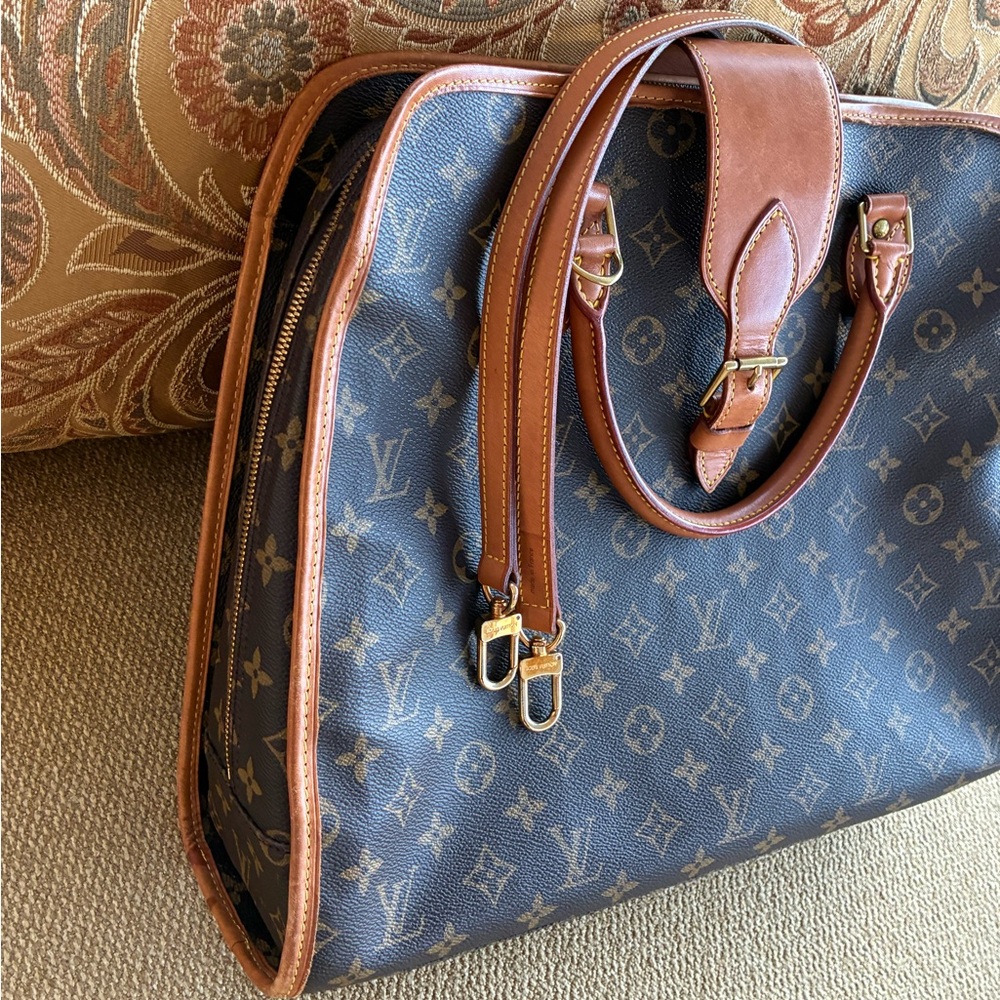 Louis Vuitton Rivoli Business Monogram Elegant - Unisex - Picture 8 of 17